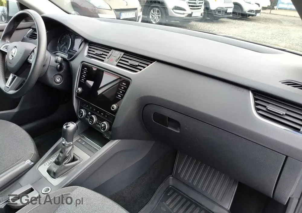 SKODA Octavia 1.6 TDI DSG Soleil