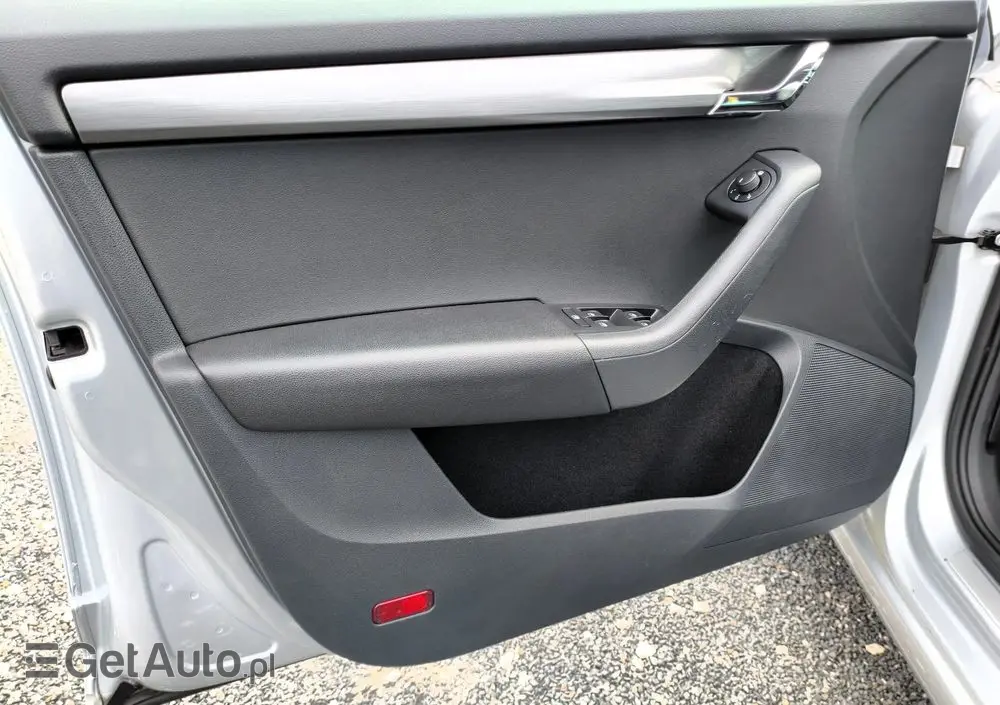 SKODA Octavia 1.6 TDI DSG Soleil