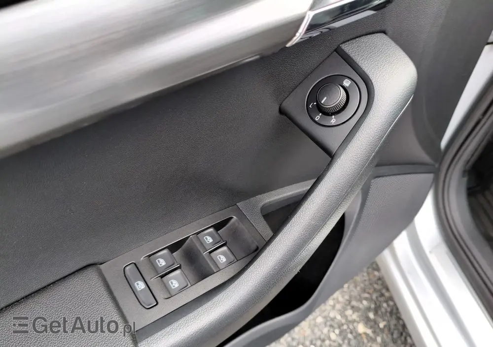 SKODA Octavia 1.6 TDI DSG Soleil