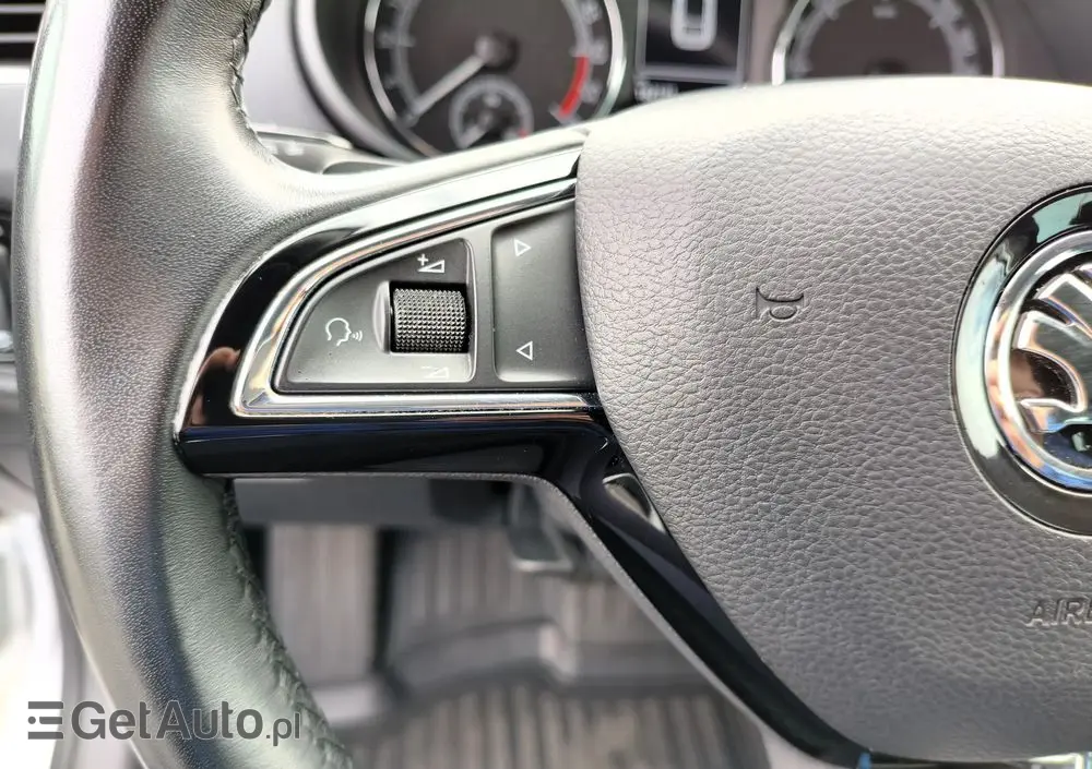 SKODA Octavia 1.6 TDI DSG Soleil