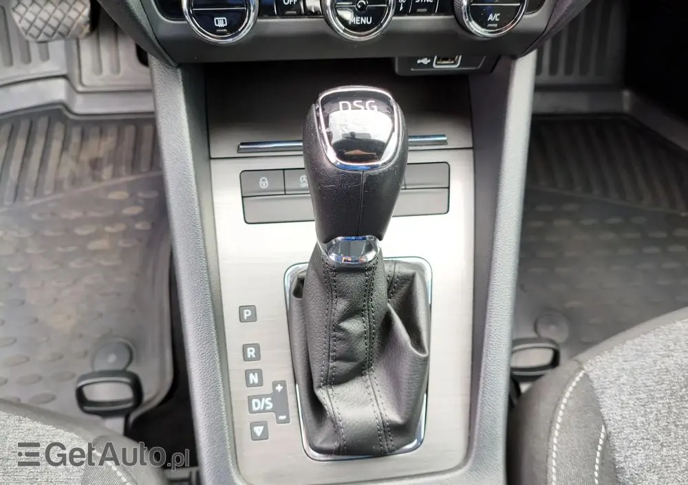 SKODA Octavia 1.6 TDI DSG Soleil