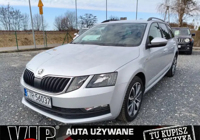SKODA Octavia 1.6 TDI DSG Soleil