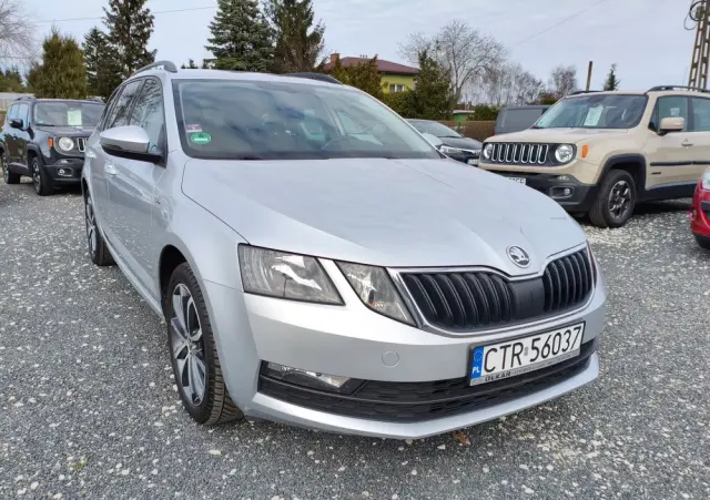 SKODA Octavia 1.6 TDI DSG Soleil