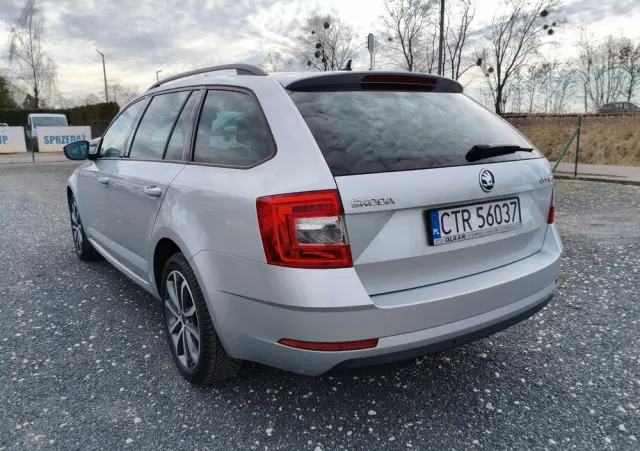 SKODA Octavia 1.6 TDI DSG Soleil