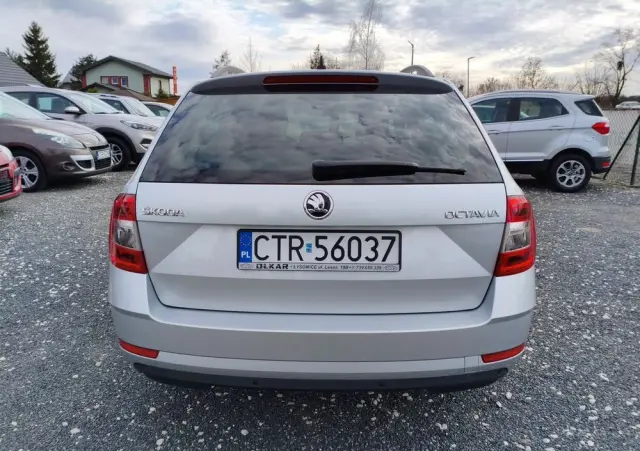 SKODA Octavia 1.6 TDI DSG Soleil