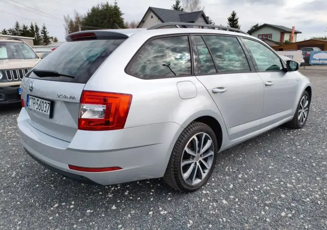 SKODA Octavia 1.6 TDI DSG Soleil