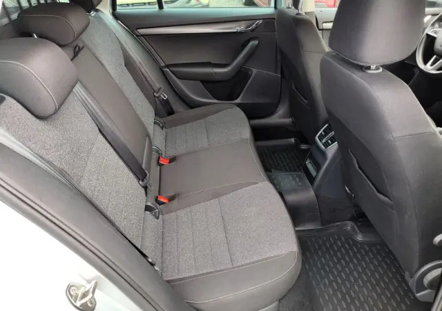 SKODA Octavia 1.6 TDI DSG Soleil