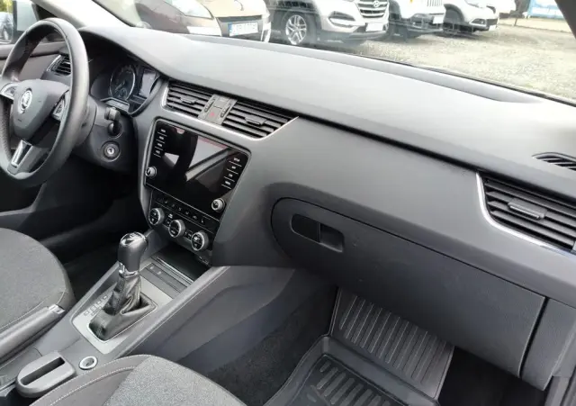 SKODA Octavia 1.6 TDI DSG Soleil