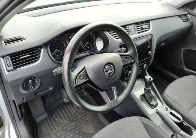 SKODA Octavia 1.6 TDI DSG Soleil