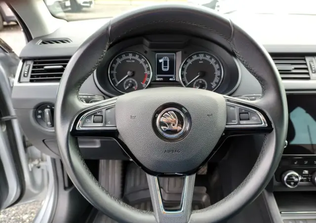 SKODA Octavia 1.6 TDI DSG Soleil