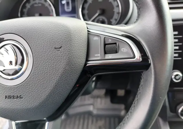 SKODA Octavia 1.6 TDI DSG Soleil