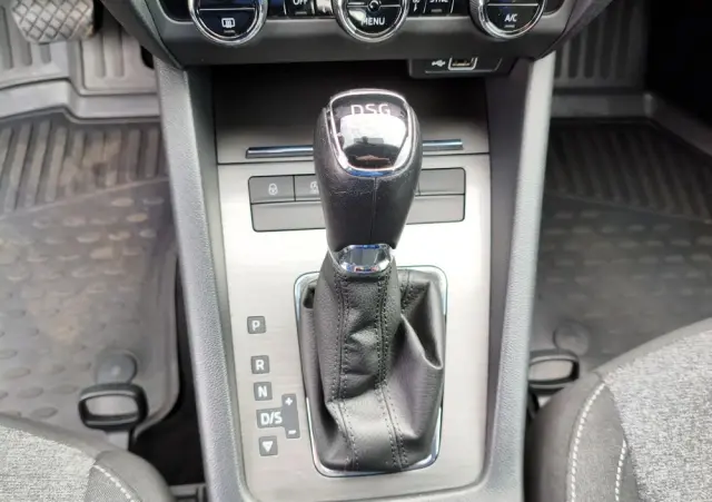 SKODA Octavia 1.6 TDI DSG Soleil