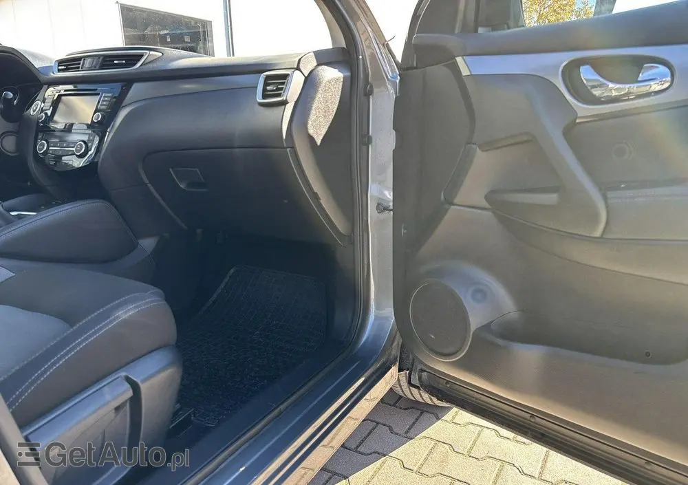 NISSAN Qashqai 1.3 DIG-T N-CONNECTA