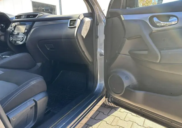 NISSAN Qashqai 1.3 DIG-T N-CONNECTA