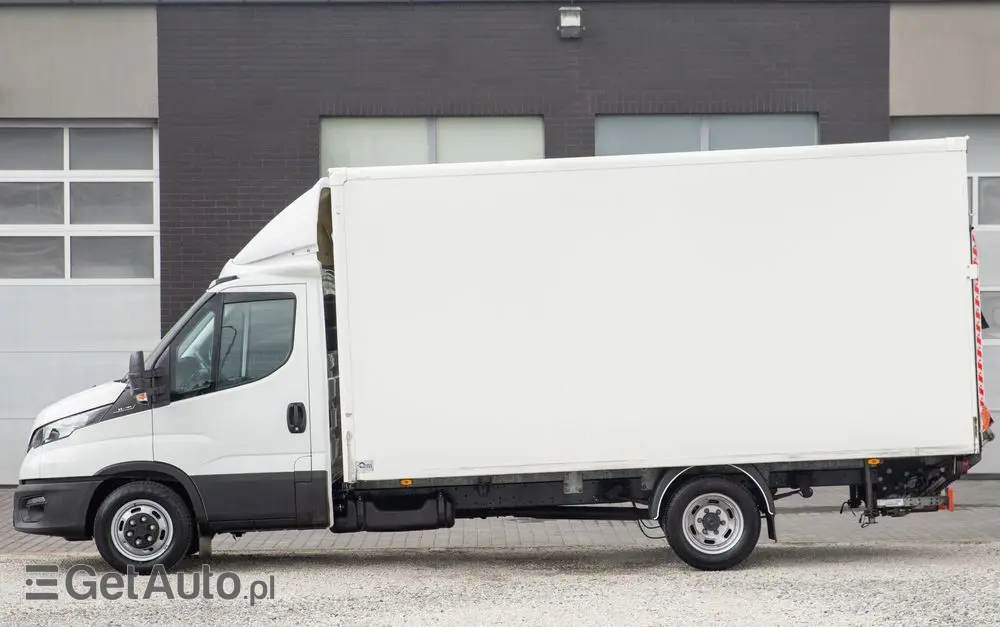 IVECO Daily 35C16 2.3 KONTENER + WINDA dHollandia 750kg koła bliźniaki 