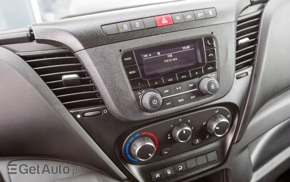 IVECO Daily 35C16 2.3 KONTENER + WINDA dHollandia 750kg koła bliźniaki 