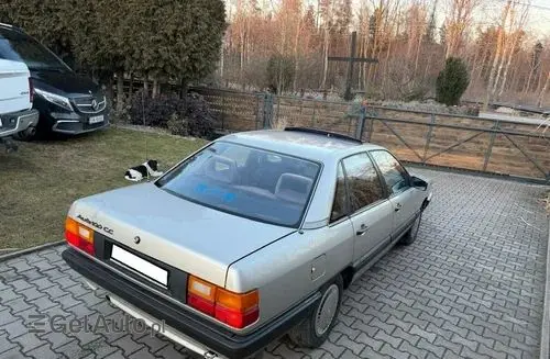 AUDI 100 