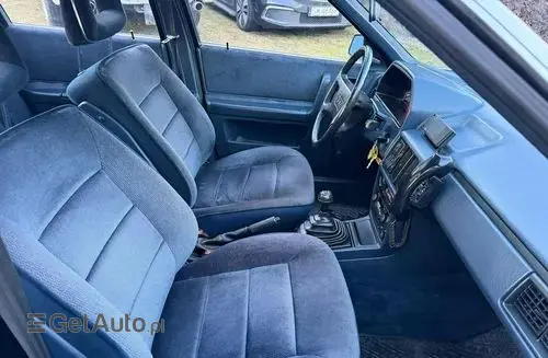 AUDI 100 