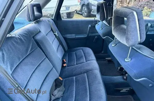 AUDI 100 