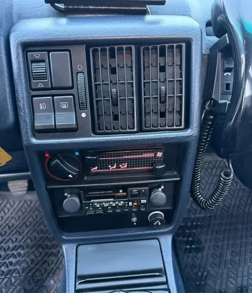 AUDI 100 