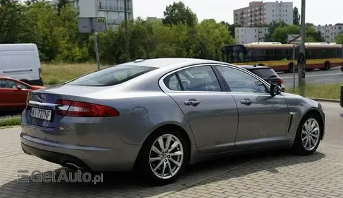 JAGUAR XF 