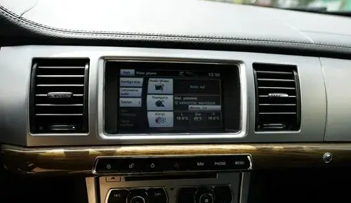 JAGUAR XF 