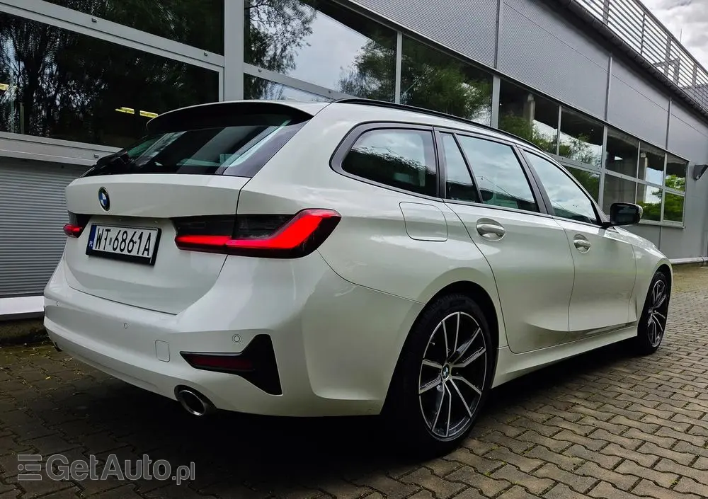 BMW Seria 3 320d Sport Line