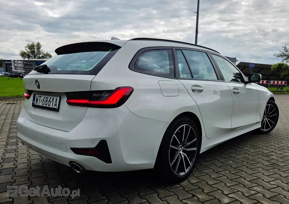 BMW Seria 3 320d Sport Line