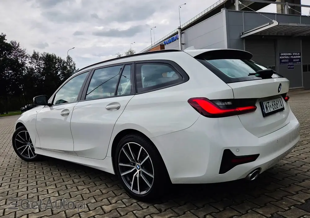 BMW Seria 3 320d Sport Line