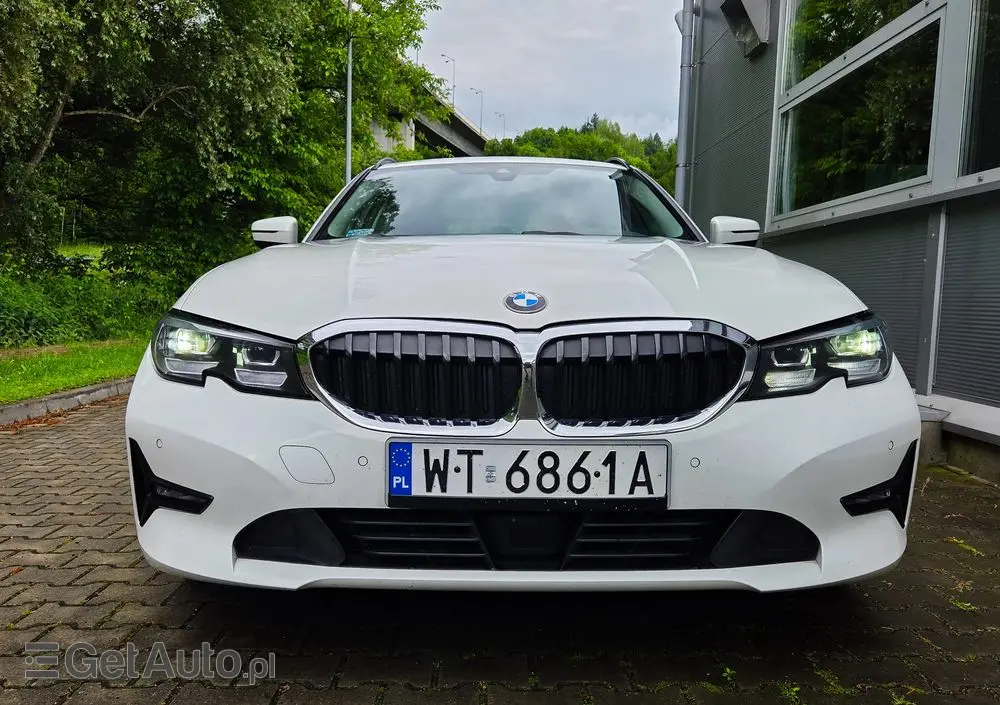 BMW Seria 3 320d Sport Line