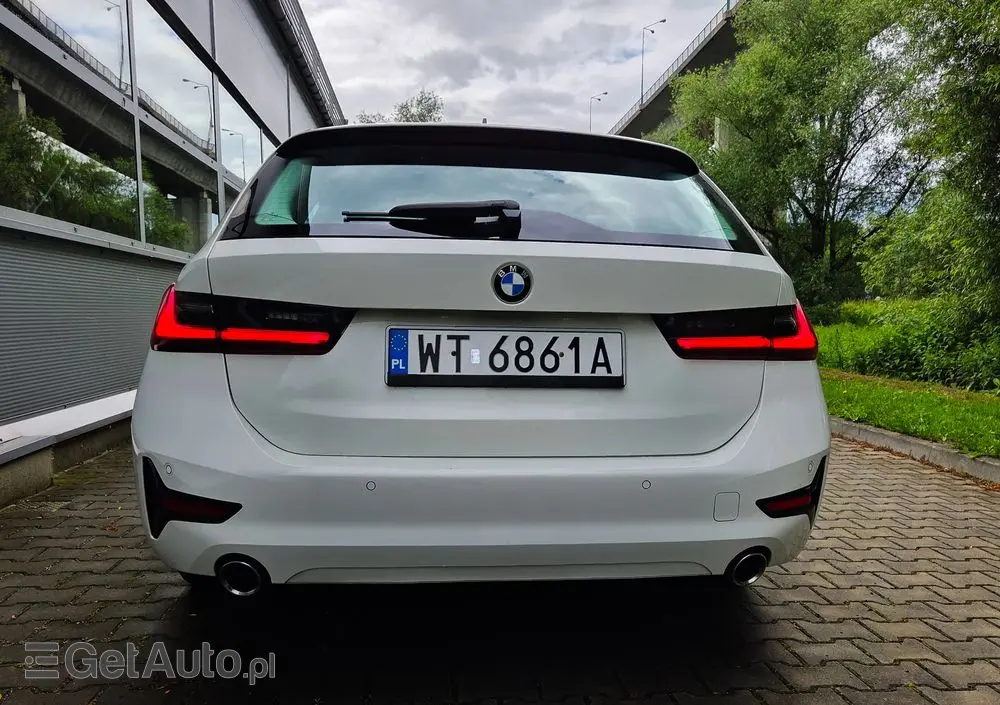 BMW Seria 3 320d Sport Line