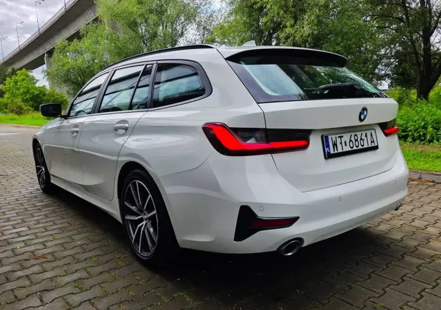 BMW Seria 3 320d Sport Line