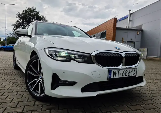 BMW Seria 3 320d Sport Line