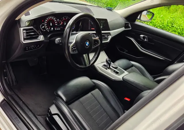 BMW Seria 3 320d Sport Line
