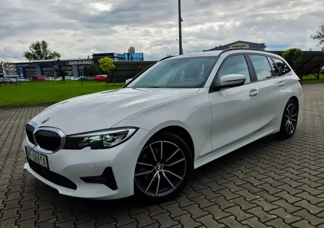 BMW Seria 3 320d Sport Line
