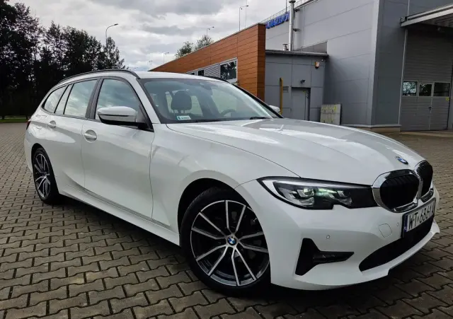 BMW Seria 3 320d Sport Line