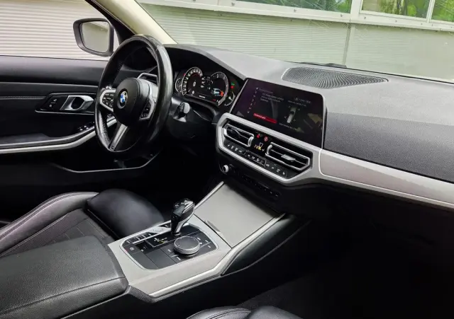 BMW Seria 3 320d Sport Line