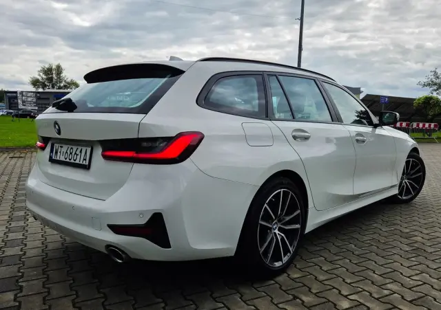 BMW Seria 3 320d Sport Line