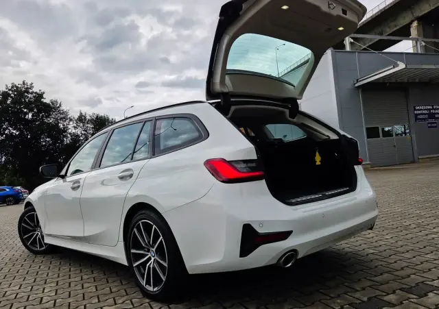 BMW Seria 3 320d Sport Line