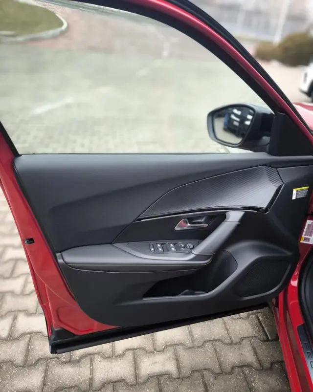 PEUGEOT 2008 PureTech mHEV GT e-DCS6