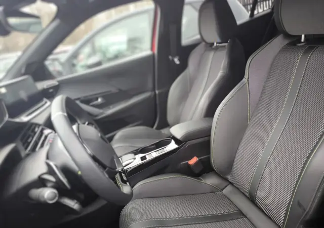 PEUGEOT 2008 PureTech mHEV GT e-DCS6