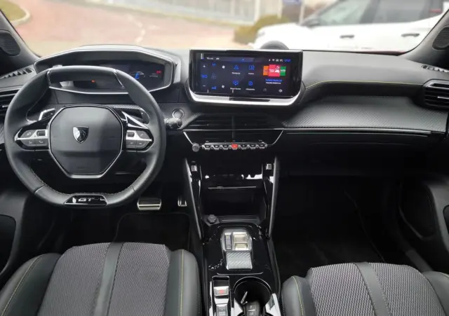 PEUGEOT 2008 PureTech mHEV GT e-DCS6