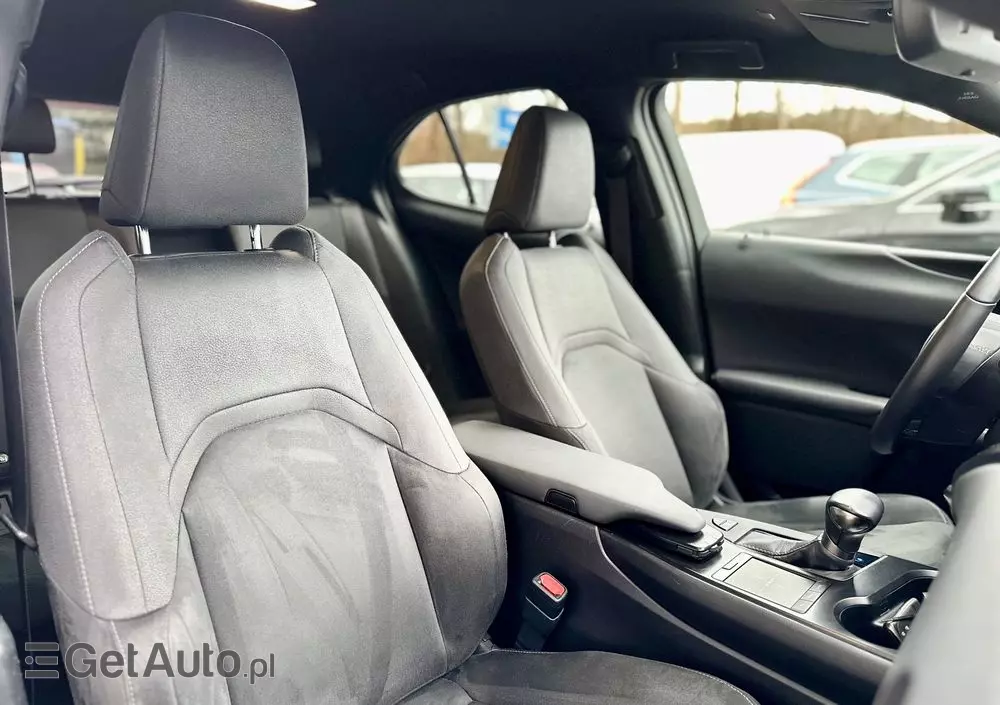 LEXUS UX 250h Business Edition