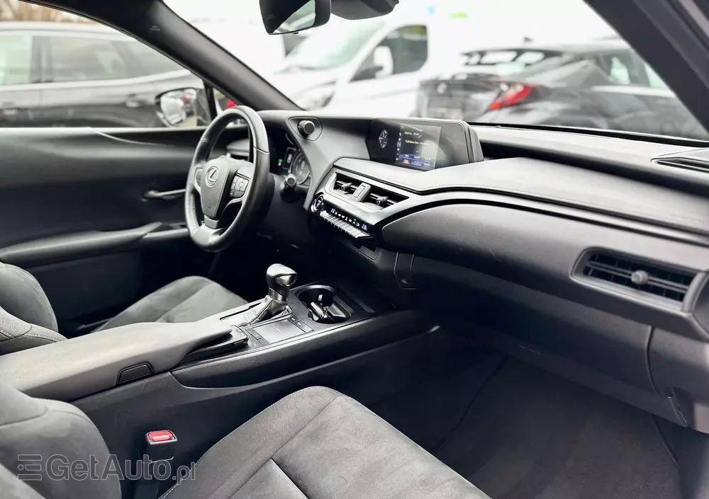 LEXUS UX 250h Business Edition