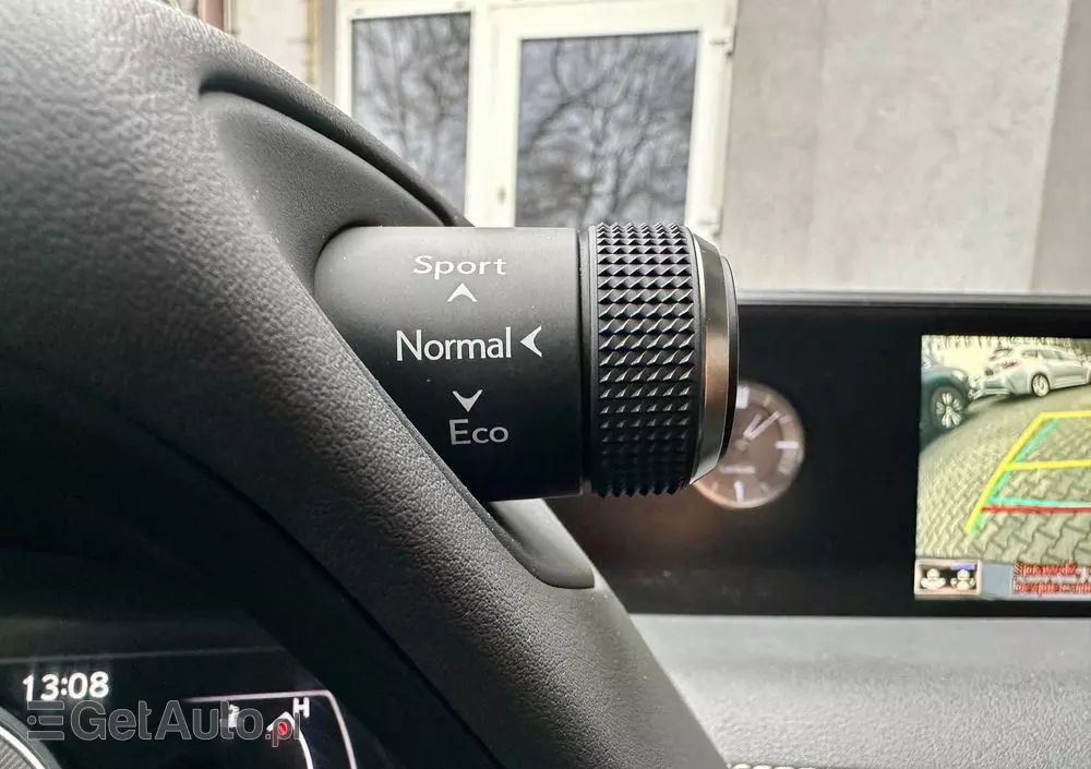 LEXUS UX 250h Business Edition