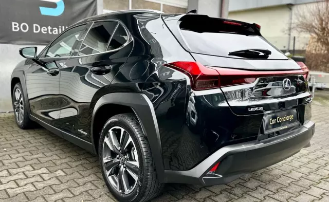 LEXUS UX 250h Business Edition