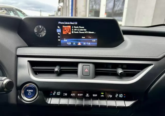 LEXUS UX 250h Business Edition