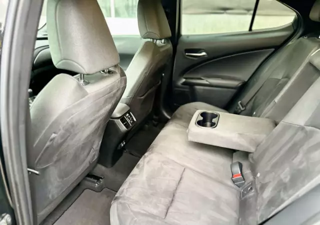 LEXUS UX 250h Business Edition