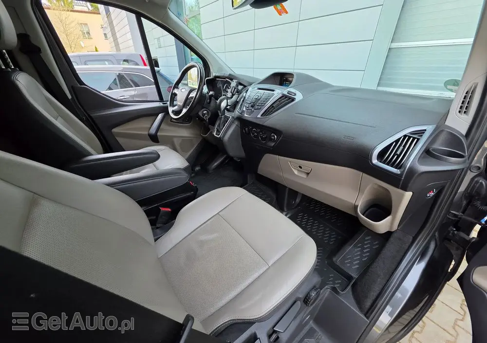 FORD Tourneo Custom 2.0 EcoBlue L1 Titanium SelectShift