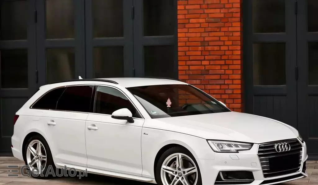 AUDI A4 